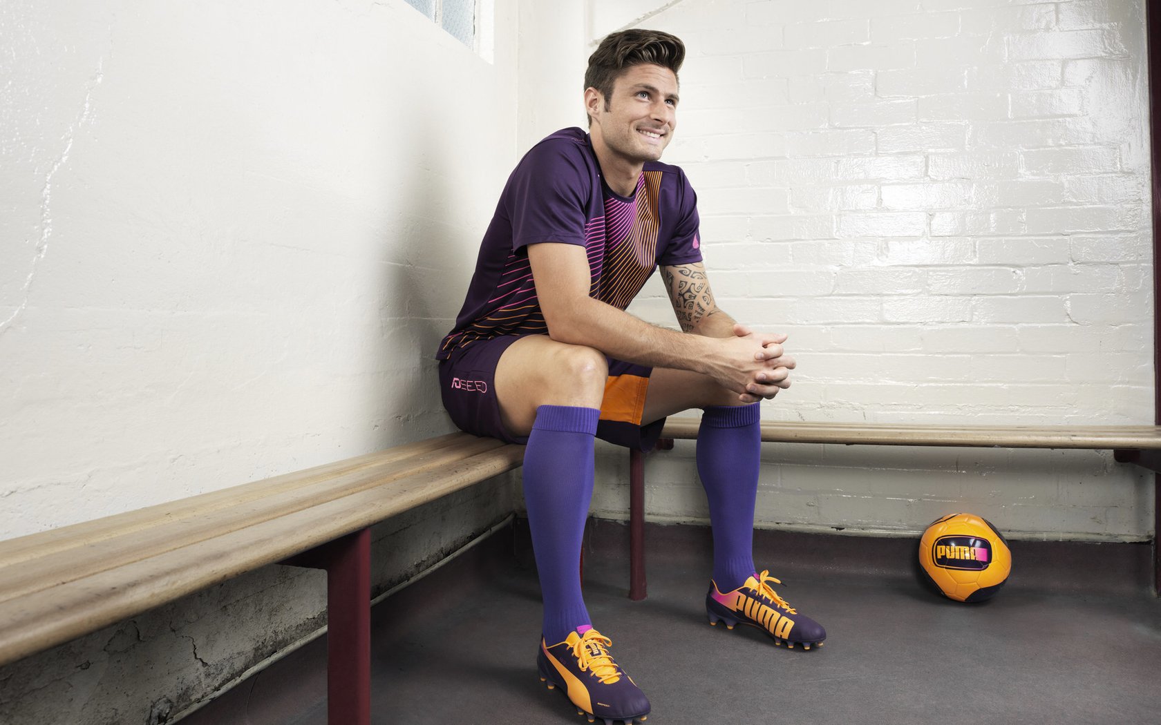 华体会体育网站-比赛背后：裁判判罚的细节解析，裁判过程